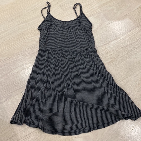 Brandy Melville Dress - Thin & Comfy - Picture 4 of 7